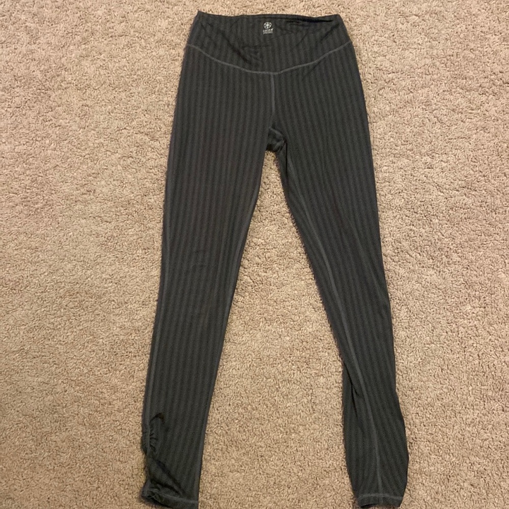 Grey pattern leggings